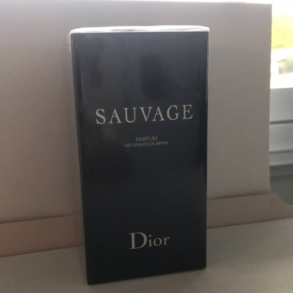Dior Sauvage Parfum — Black Packaging